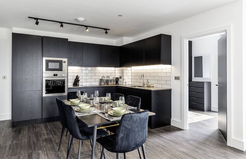 College Park and Old Oak Apartamento | North KenIX - 3Bedroom+2Bathroom+Balcony+Concierge