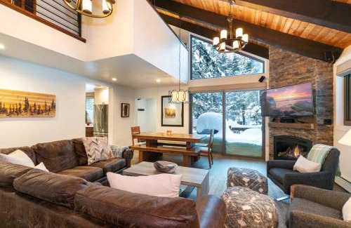 Tahoe City Casa | North Lake Tahoe Cabin and Hot Tub