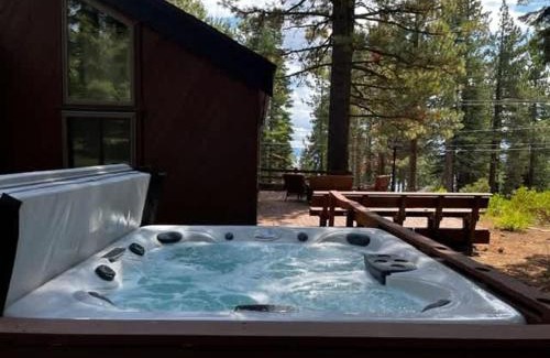 Tahoe City Casa | North Lake Tahoe Cabin and Hot Tub