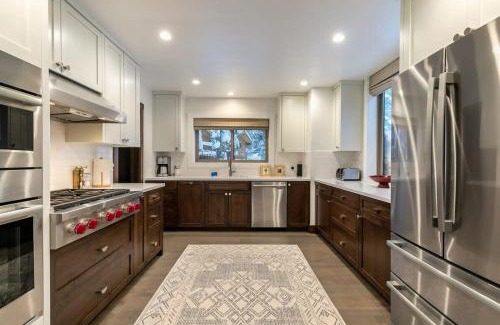 Tahoe City Casa | North Lake Tahoe Cabin and Hot Tub