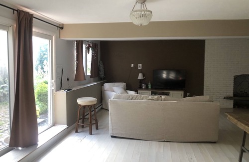 Marshfield Apartamento | North Marshfield furnished rental with amazing sunsets . Pet friendly and cozy
