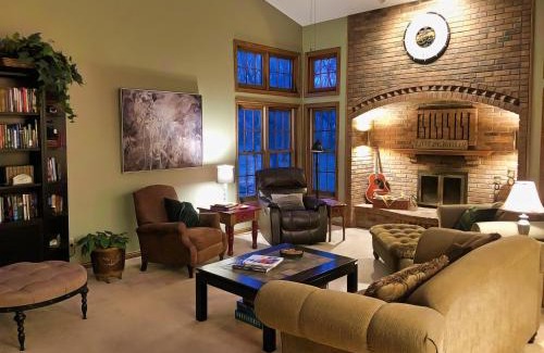 Blaine Casa | North Oaks Estate