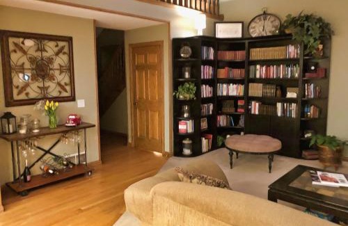Blaine Casa | North Oaks Estate
