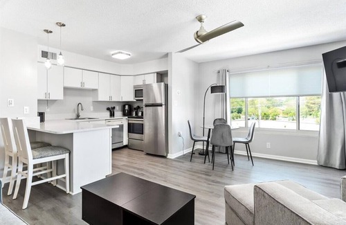 Caine Woods Condominio | North OC Oceanblock Condo 1bed/2 BA 141st