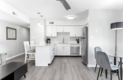 Caine Woods Condominio | North OC Oceanblock Condo 1bed/2 BA 141st