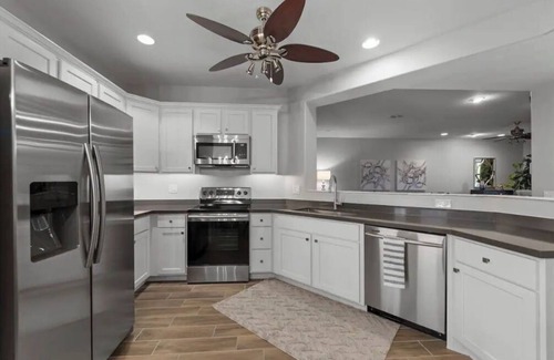 Kierland Condominio | North Scottsdale-Luxurious, newly-renovated condo, great location in Kierland