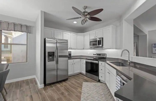 Kierland Condominio | North Scottsdale-Luxurious, newly-renovated condo, great location in Kierland