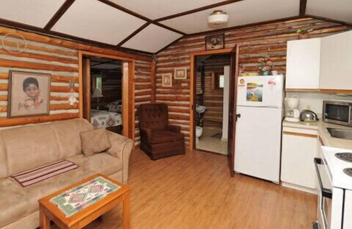 Port Elgin Cabaña | North Shore Cottages