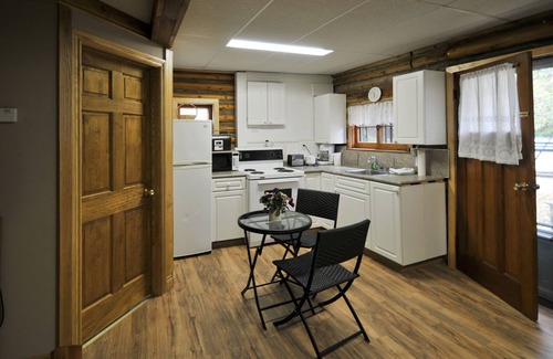 Port Elgin Cabaña | North Shore Cottages