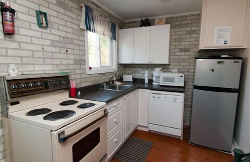 Port Elgin Cabaña | North Shore Cottages