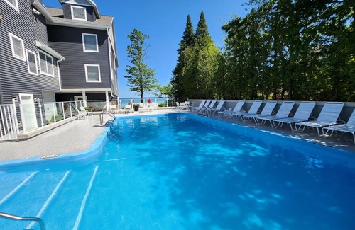 Traverse City Condominio | North Shore Inn Traverse City - Unit 102