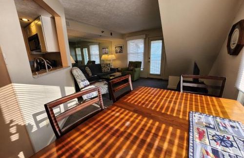 Traverse City Casa | North Shore Inn TC 309