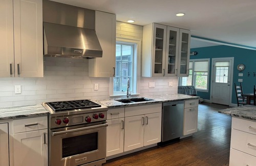 North Truro Casa | North Truro - Tax Free! Heated inground pool. Walk to bus. Central A/C.
