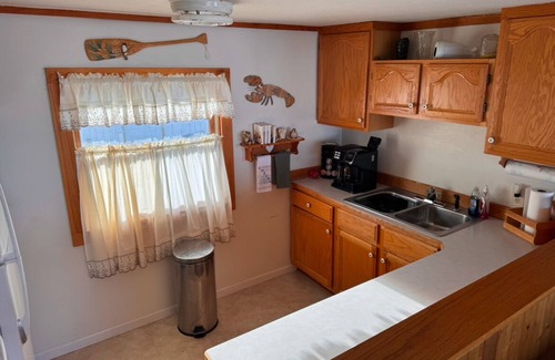Prudenville Casa | North View Cabins #3 - 2Bed/1Ba Waterfront Cabin on Houghton Lake!