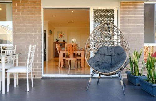 Jordan Springs Casa | North-West 5Br near Woolworths & Regatta Centre