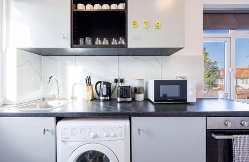 Golders Green Apartamento | North West London Studio Apartment By AV Stays Short Lets London