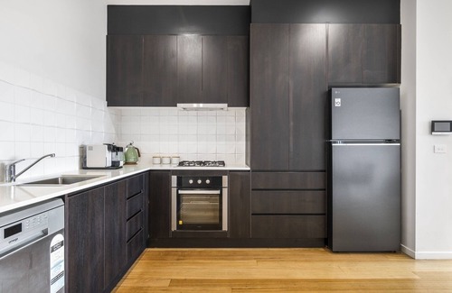 Northcote Casa | Northcote 3-Bed Townhouse Near Cafés & Shops
