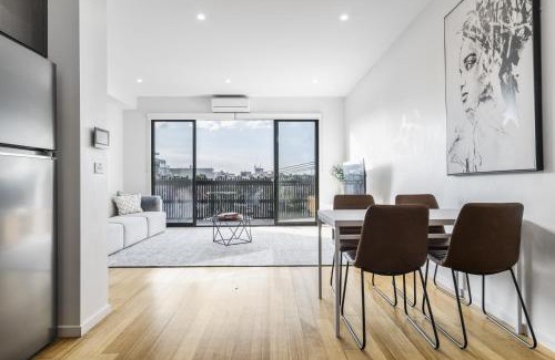 Northcote Casa | Northcote 3-Bed Townhouse Near Cafés & Shops