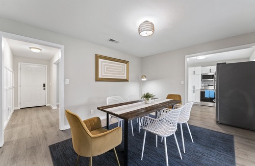 Southpoint Casa | This house is a 3 bedroom(s), 2 bathrooms, located in Jacksonville, FL.