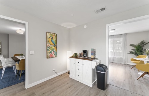 Southpoint Casa | This house is a 3 bedroom(s), 2 bathrooms, located in Jacksonville, FL.