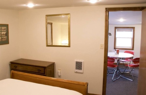 Alpha Cabaña | Northeast Iowa Farm Cottages