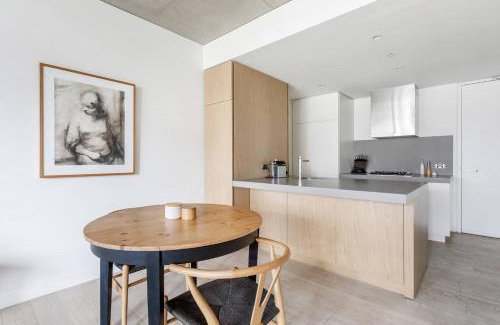 North Melbourne Apartamento | Northside Grove - A Leafy City Fringe Escape