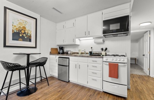 Mann Apartamento | Northside Nook -- 10 minute walk to downtown and campus