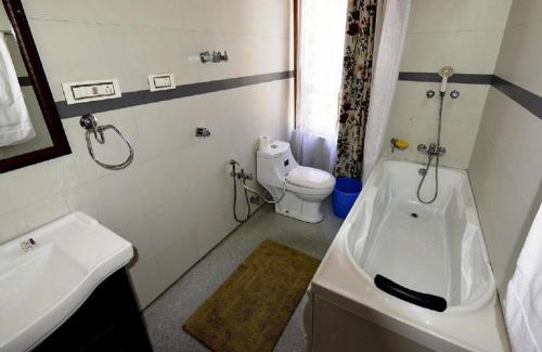 Alappuzha Alquiler De Eote | Northstar 4 Bedroom Ac Private Houseboat With All Meals