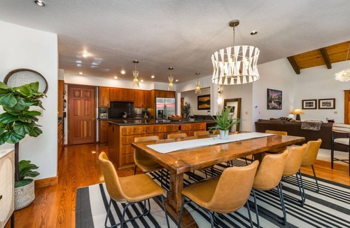 Truckee Chalet De Esquí | Northstar 5 Bedroom, Minutes to Ski, Private Spa, Golf & Views