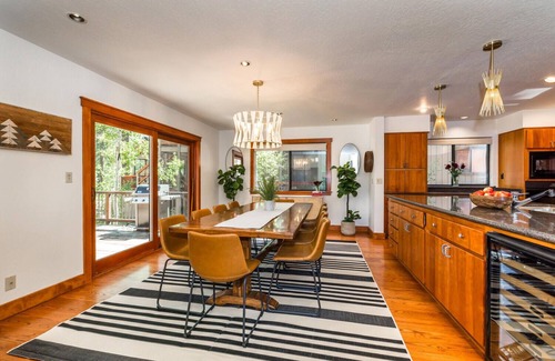 Truckee Chalet De Esquí | Northstar 5 Bedroom, Minutes to Ski, Private Spa, Golf & Views