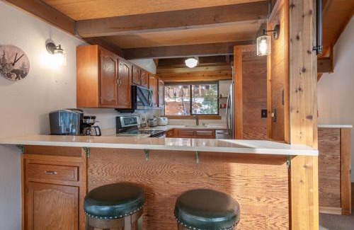 Truckee Casa | Northstar Resort Condo for 8 Free Shuttle