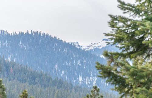 Truckee Casa | Northstar Resort Condo for 8 Free Shuttle