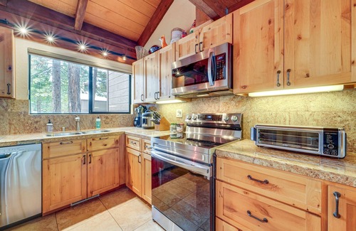 Truckee Condominio | Northstar Resort Condo w/ Hot Tub, Shuttle Access!