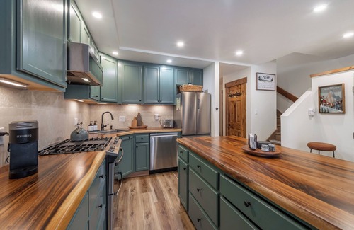 Truckee Condominio | Northstar Village Condo Walk to Lift 2BA