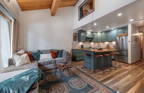 Truckee Condominio | Northstar Village Condo Walk to Lift 2BA