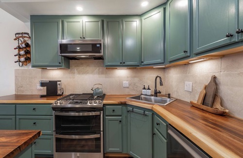 Truckee Condominio | Northstar Village Condo Walk to Lift 2BA