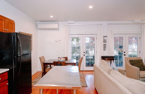 Uptown Condominio | Gran ubicación NW! ¡Estacionamiento gratis! Condo mas nuevo