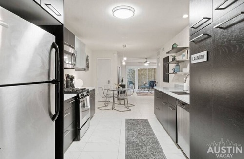 Westfield Apartamento | Charming, Modern Apt | Pool + Patio + Free Parking