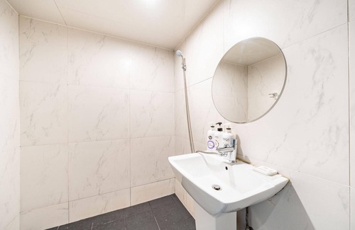 Noryangjinil-tong Hotel | Noryangjin Brick 12