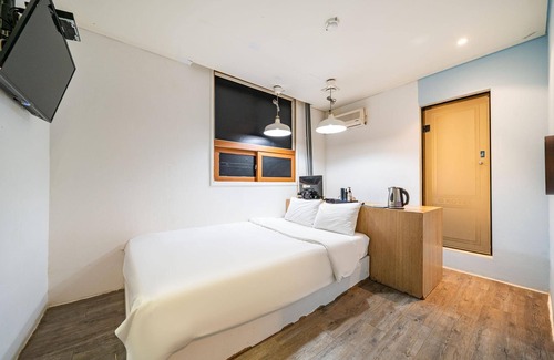 Noryangjinil-tong Hotel | Noryangjin Brick 12