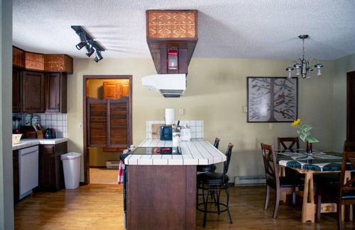 Four Corners Casa | Rocking H Ranch:10 min to Bozeman Main St. /Hot tub/Gameroom/Sleeps 8 in 3 rooms