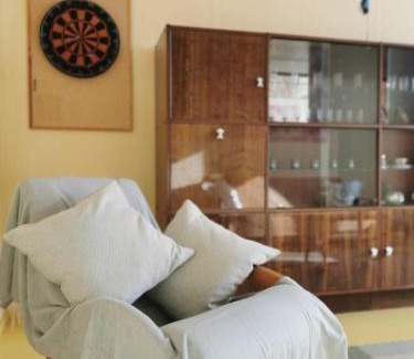 Luganuse Apartamento | Nostalgic Retro Apartment