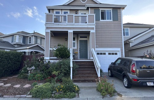 Petaluma Cabaña | Not Active Charming 2-bedroom cottage in awesome Petaluma with WiFi, AC