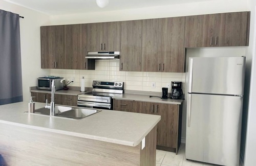 Wasaga Beach Casa | Not Home But Home (Sand&Ski@Wasaga Beach/Blue Mountain Collingwood)