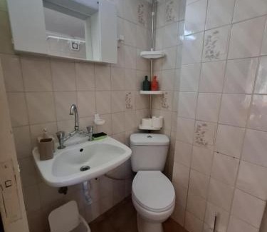 Vrontados Apartamento | Not quite a treehouse