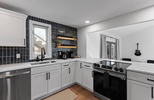 South Bend Casa | Notre Dame Haus: Pool, Game room & 5 min to campus