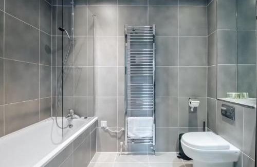 Notting Dale Apartamento | Notting Hill 2-Bed Apt with Balcony 1 min to Tube