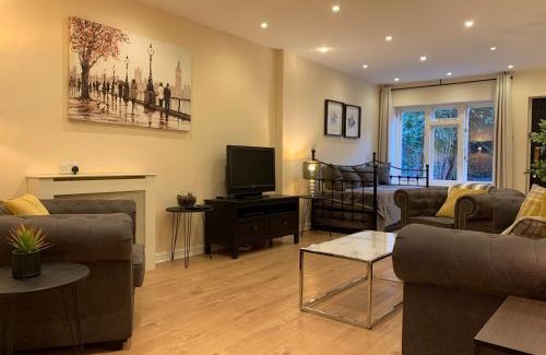 Notting Dale Casa | Notting Hill 3BR Townhouse with ensuite bathrooms - Ideal for families