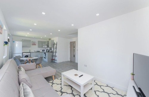 Gedling Apartamento | Nottingham 2-BR Apartment w/ Parking