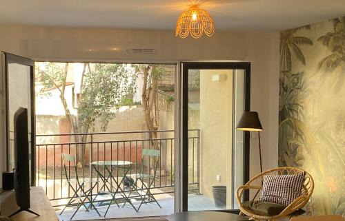 Gares Apartamento | NOUVEAU - Jungle Montpeul - Clim - Wifi fibre - Netflix - 5' du centre et gare - Parking - Loggia - 15' des plages